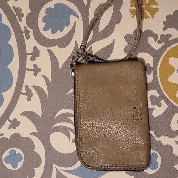 Fossil Handbags - FOSSIL leather wristlet wallet